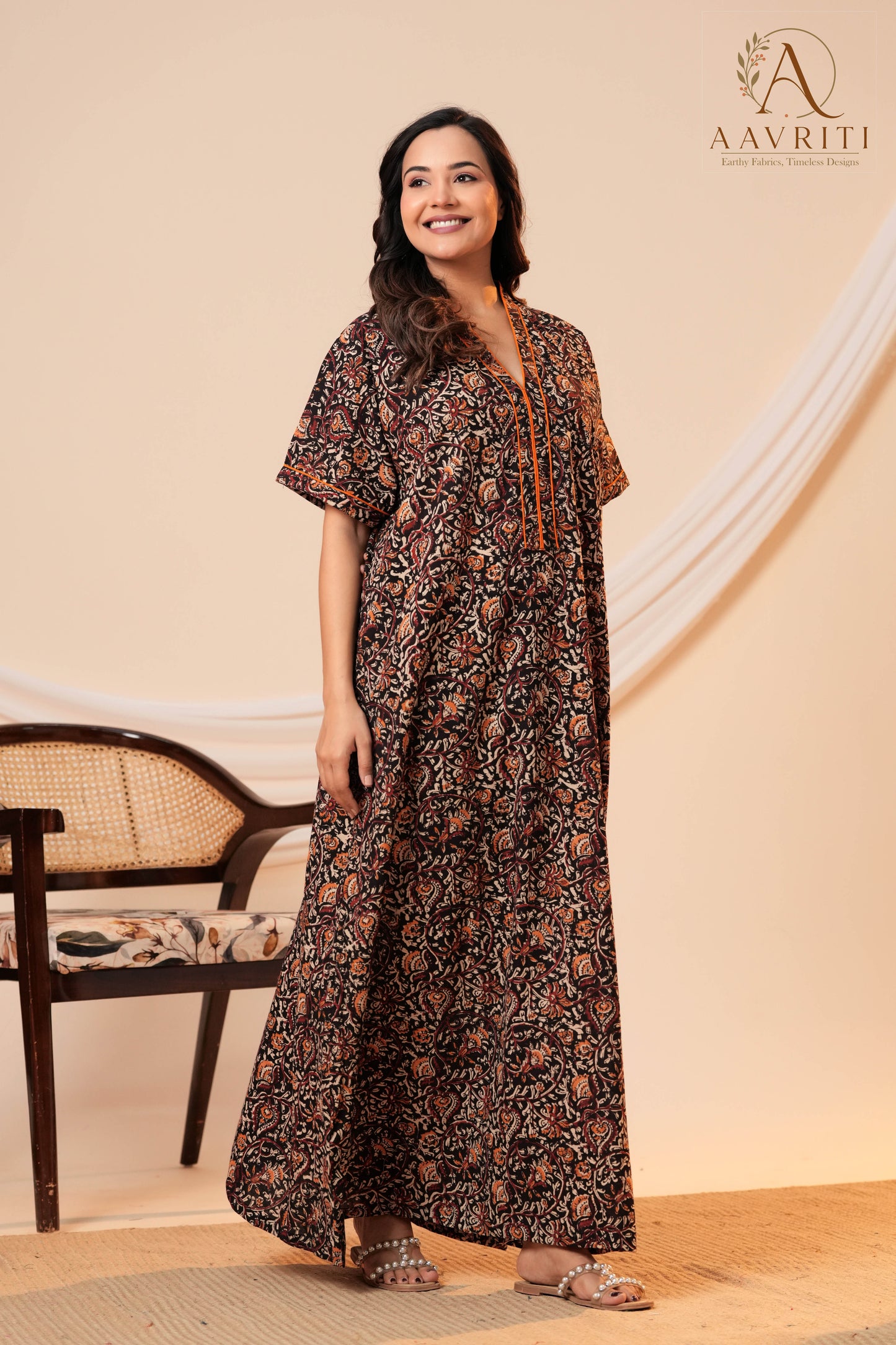 Title: Aavriti Dark Floral Jaal Hand Block Printed Cotton Kaftan
