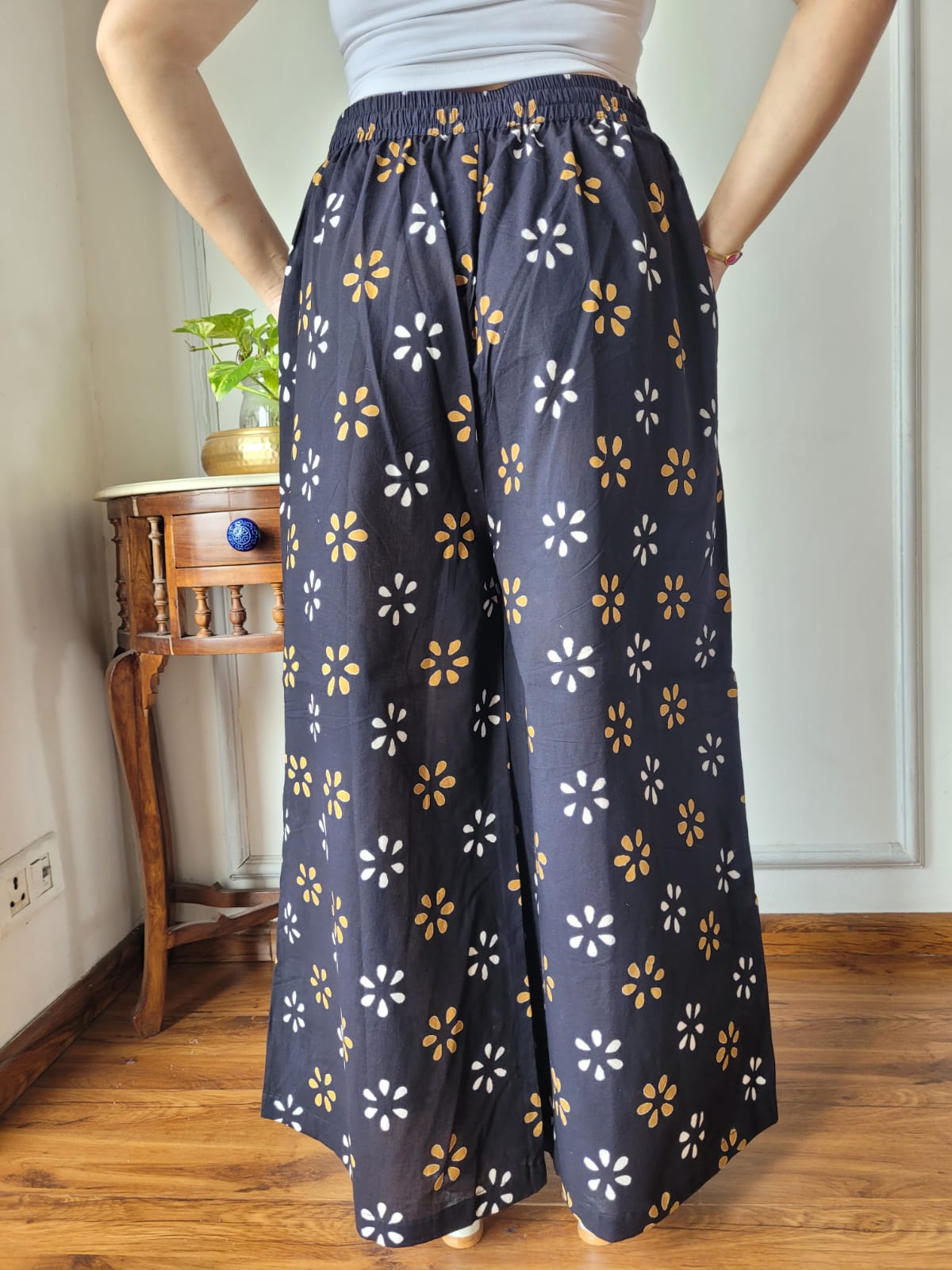 Aavriti Indigo Black Floral Buti Bagru Hand Block Printed Cotton Palazzo Pant