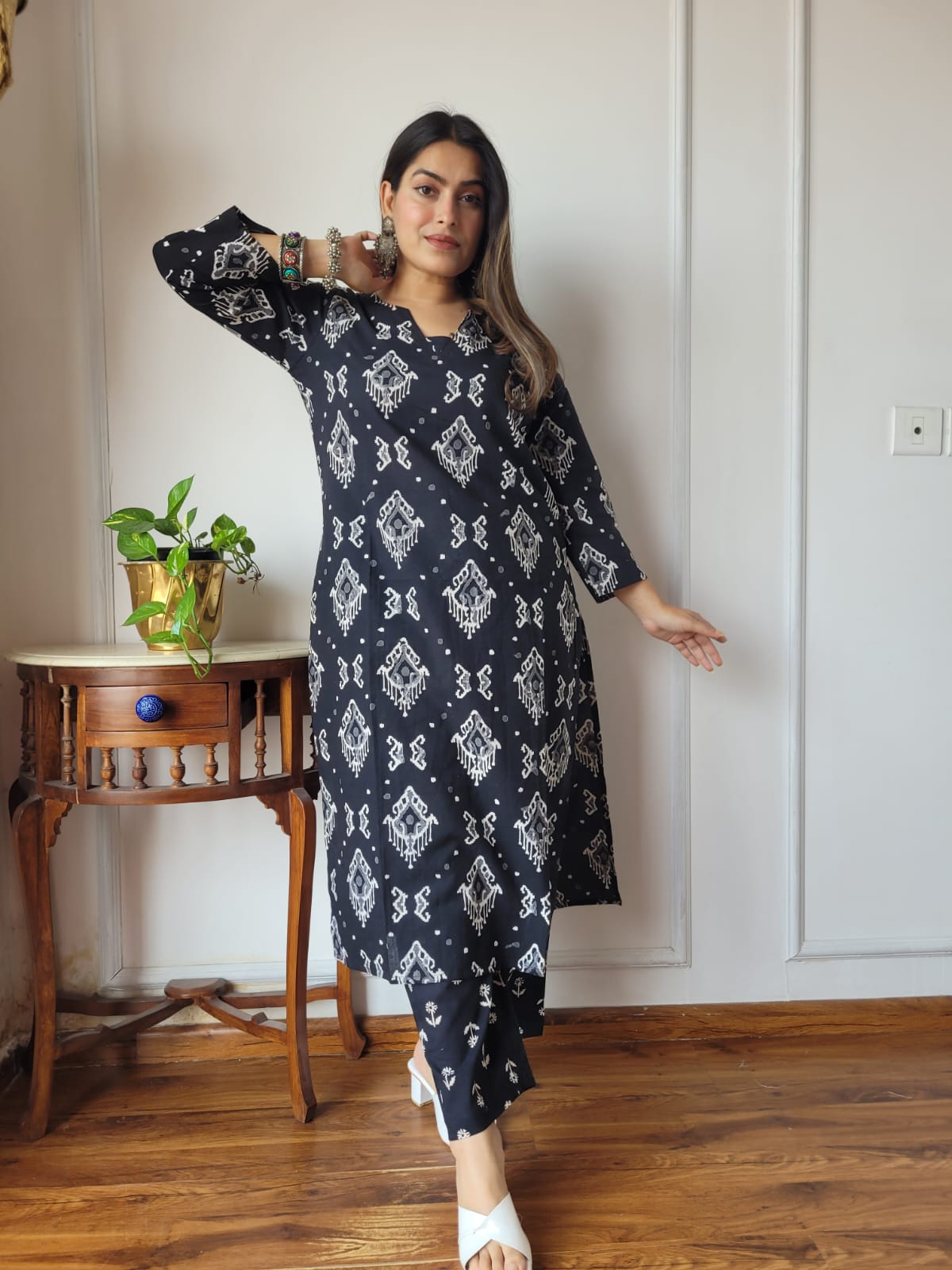 Charcoal Grey Abstract Print Kurta Pant Set